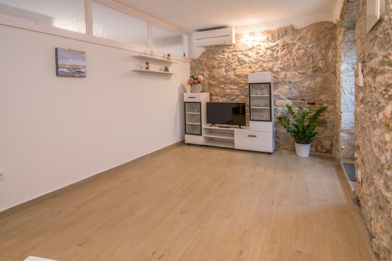 Apartments Tara Vrbnik Luaran gambar